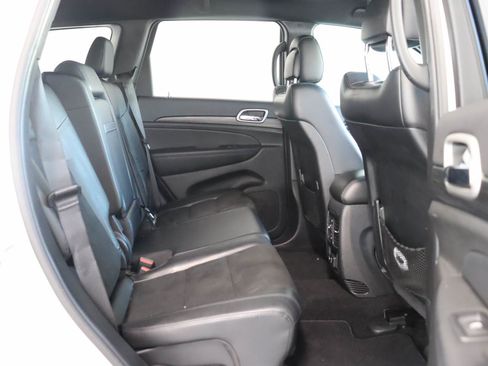 Used 2021 Jeep Grand Cherokee Laredo X RWD image 18