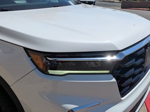 Used 2023 Honda Pilot Elite image 10