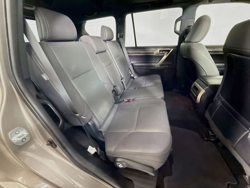 Certified 2020 Lexus GX 460 Premium w/ Premium Package image 28