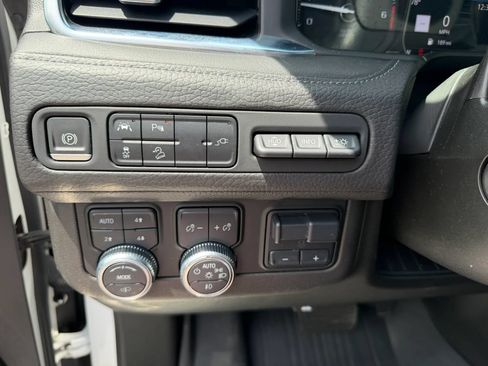 Used 2021 GMC Yukon XL Denali w/ Denali Ultimate Package AWD/4WD image 31