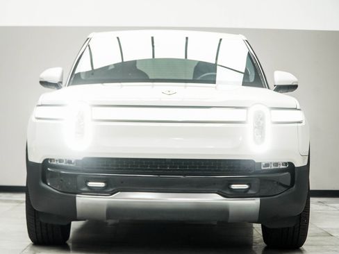 Used 2022 Rivian R1T Adventure image 8
