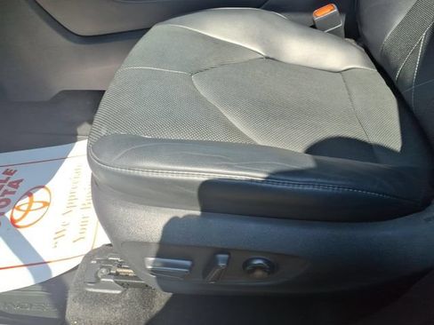 Used 2023 Toyota Highlander Platinum FWD image 16