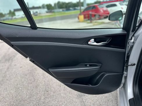Used 2018 Kia Stinger RWD image 22