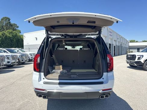 New 2026 GMC Yukon XL Denali w/ Denali Reserve Package AWD/4WD image 25