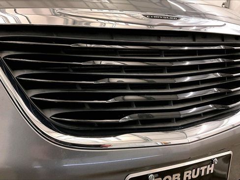 Used 2012 Chrysler 200 S image 29