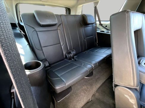 Used 2018 GMC Yukon XL SLT w/ Open Road Package AWD/4WD image 18