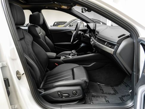 Used 2023 Audi A4 2.0T Premium w/ Convenience Package image 37