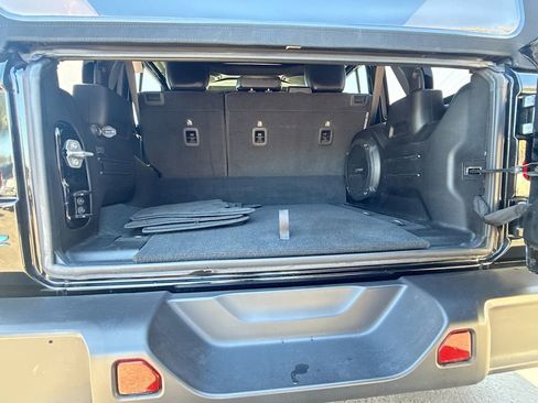 Used 2022 Jeep Wrangler Unlimited Sahara image 30