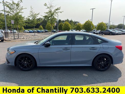Used 2023 Honda Civic Sport image 4