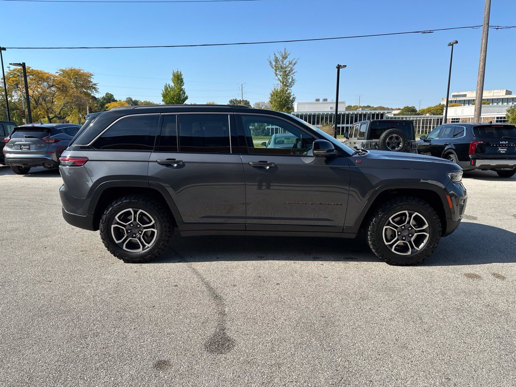Used 2022 Jeep Grand Cherokee Trailhawk w/ ADV Protech Group II AWD/4WD image 6