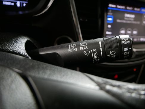 Certified 2020 Chevrolet Trax Premier AWD/4WD image 32