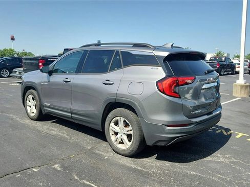 Used 2018 GMC Terrain SLE w/ Driver Convenience Package FWD image 6