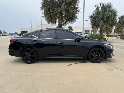 Used 2022 Nissan Sentra SR w/ Midnight Edition FWD image 7