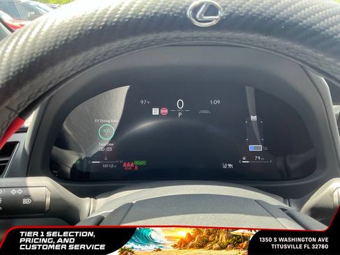 Used 2025 Lexus UX 300h FWD image 32