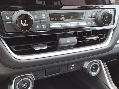 Used 2024 Toyota Grand Highlander XLE FWD image 29