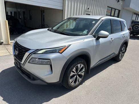 Used 2023 Nissan Rogue SV AWD/4WD image 2