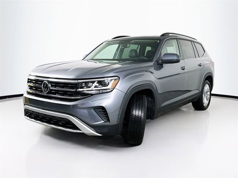 Used 2023 Volkswagen Atlas SE w/ Panoramic Sunroof Package image 2