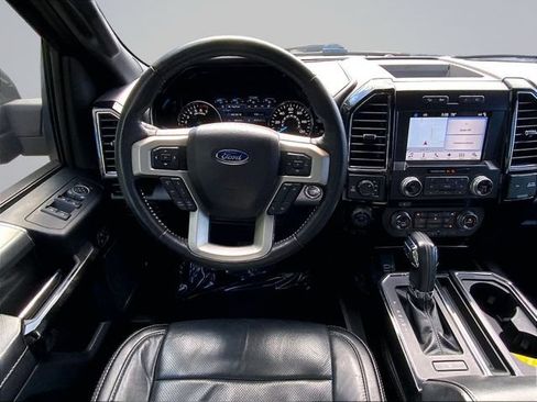 Used 2017 Ford F150 Lariat w/ Equipment Group 502A Luxury AWD/4WD image 17