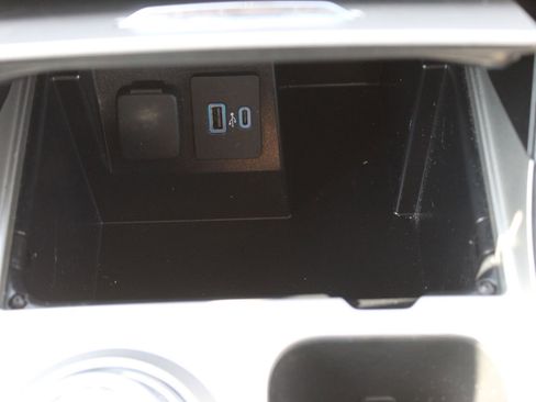 Used 2023 Ford Explorer 4WD image 32