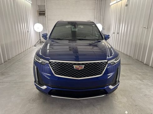Certified 2025 Cadillac XT6 Premium Luxury FWD image 2