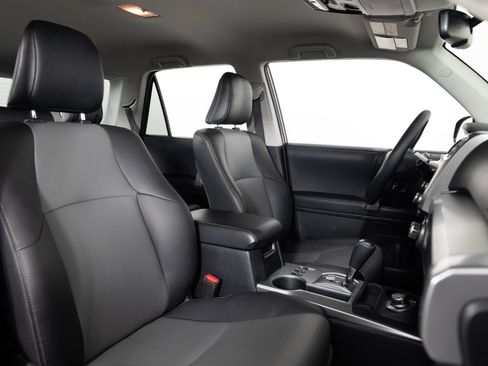 Used 2020 Toyota 4Runner SR5 Premium AWD/4WD image 28
