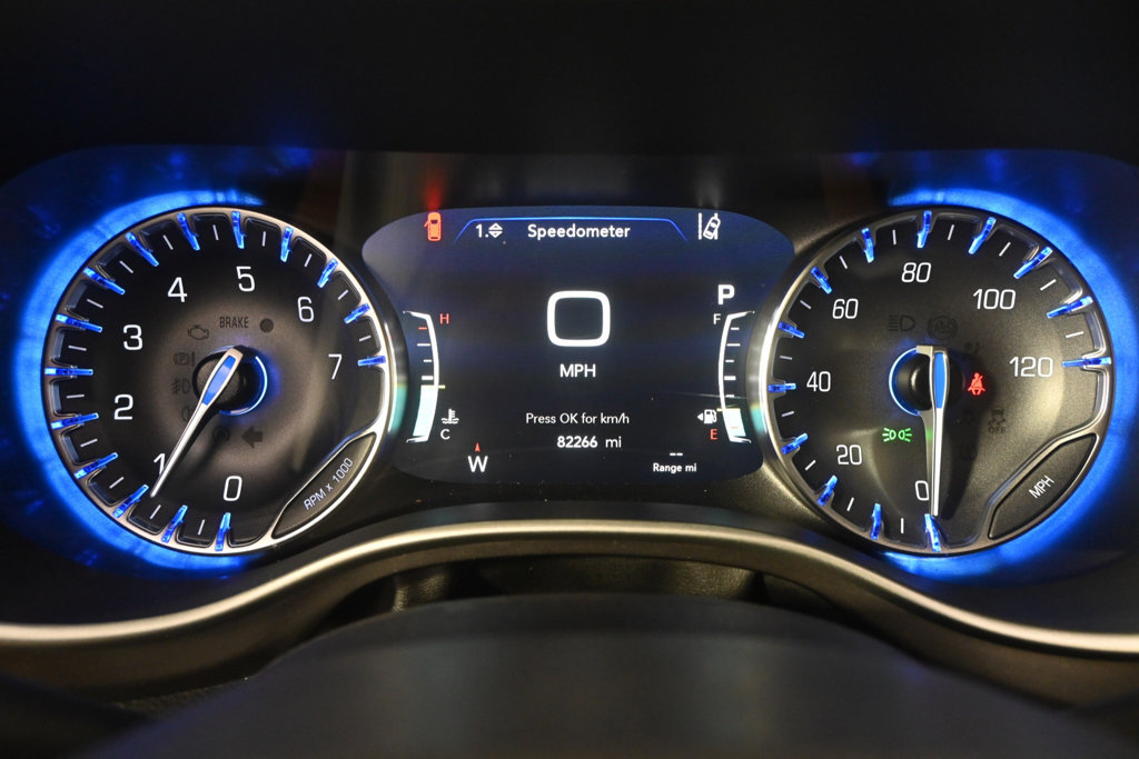 Used 2022 Chrysler Pacifica Touring-L FWD image 26