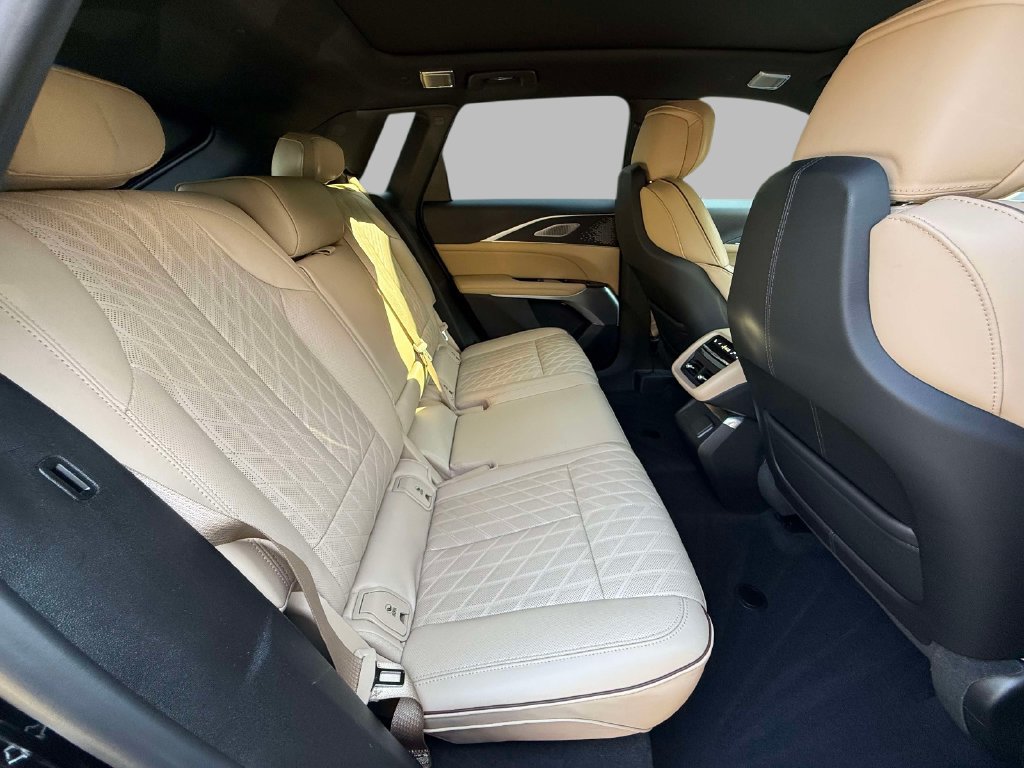 Used 2026 Cadillac Lyriq Signature Luxury w/ Nappa Leather Package AWD/4WD image 16