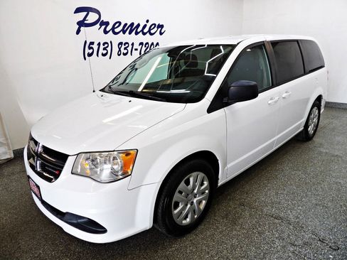 Used 2018 Dodge Grand Caravan SE w/ UConnect Hands-Free Group FWD image 1