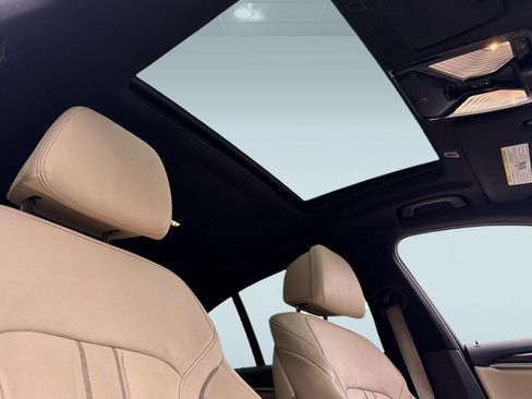 Used 2018 BMW 530e RWD image 26