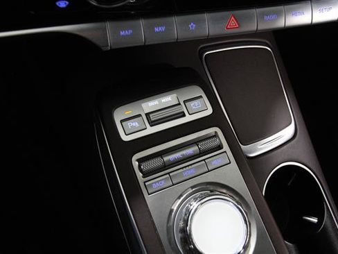 Certified 2022 Genesis GV70 2.5T w/ Advanced Package image 17