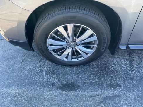 Used 2020 Nissan Pathfinder SV w/ Cargo Package image 22