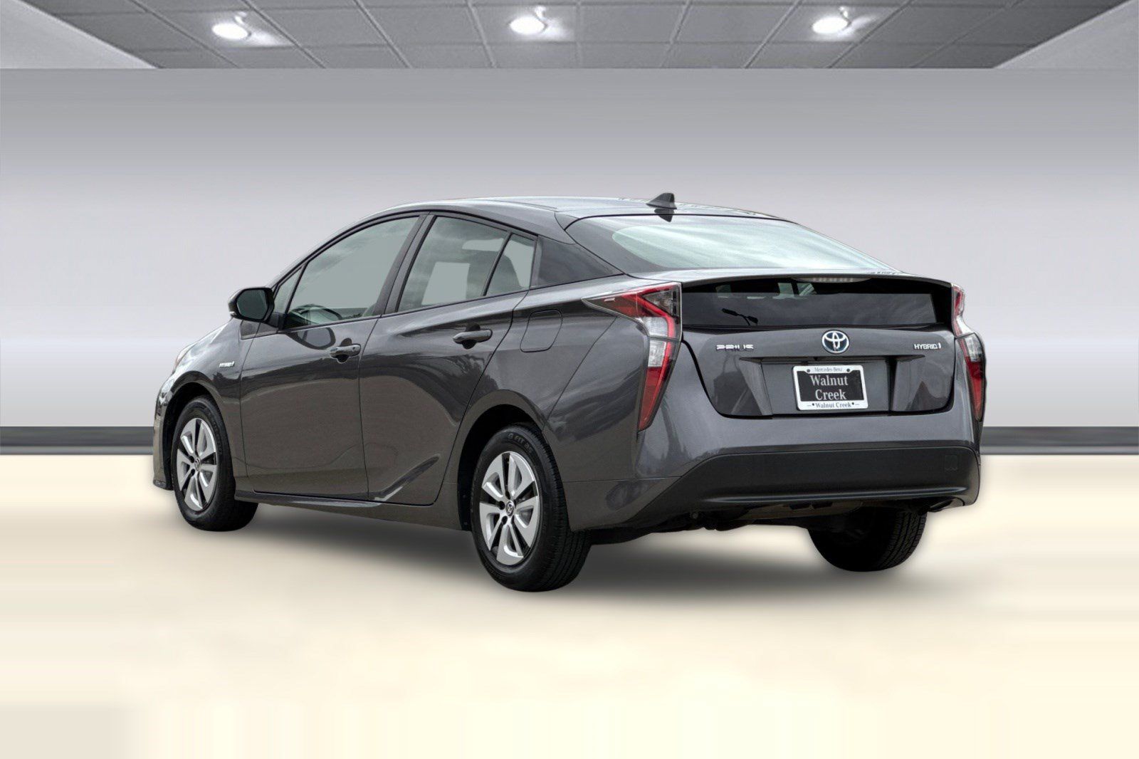 Used 2018 Toyota Prius One FWD image 3