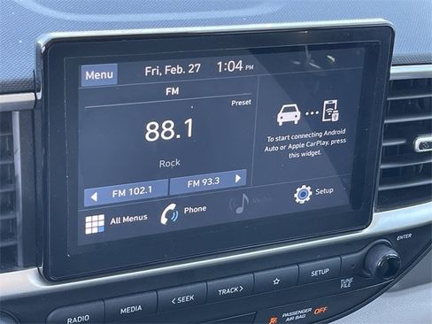 Used 2022 Hyundai Venue SEL image 16