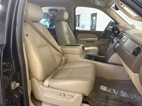 Used 2010 Chevrolet Tahoe LT w/ Luxury Package AWD/4WD image 37