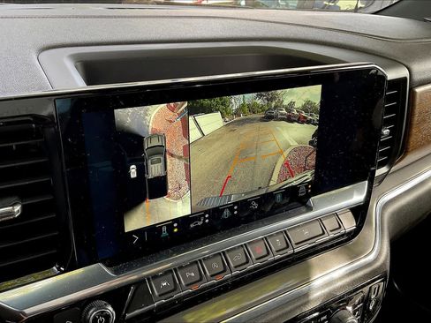 Certified 2023 Chevrolet Silverado 1500 High Country w/ High Country Premium Package AWD/4WD image 21