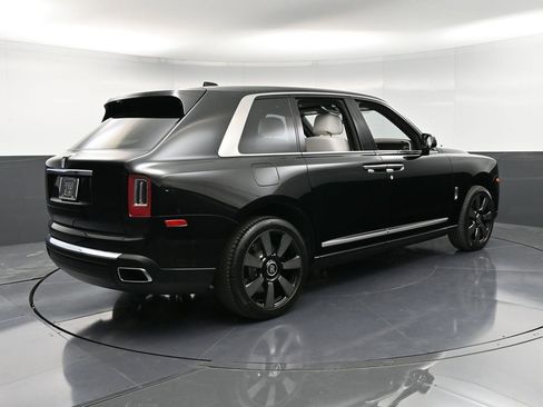 Used 2022 Rolls-Royce Cullinan image 8