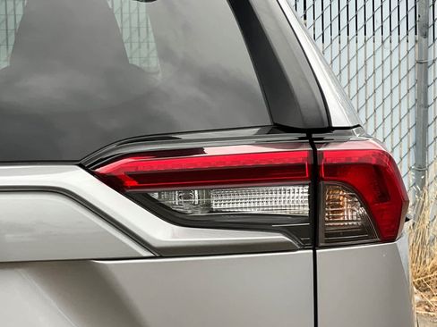 Certified 2021 Toyota RAV4 XLE w/ XLE Grade Weather Package AWD/4WD image 21