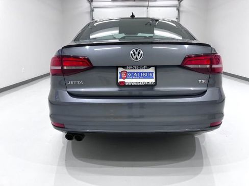 Used 2016 Volkswagen Jetta Sport image 6