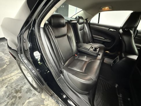 Used 2019 Chrysler 300 Touring L w/ Quick Order Package 22F image 22