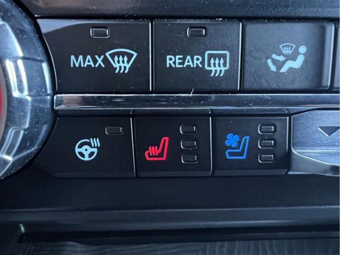 Used 2024 Ford F250 Platinum image 26