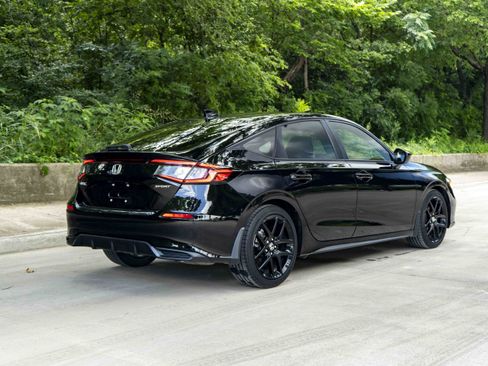 Used 2025 Honda Civic Sport image 9