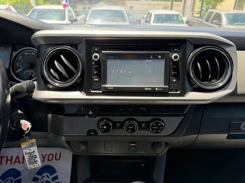 Used 2017 Toyota Tacoma SR5 w/ Tow Package RWD image 12