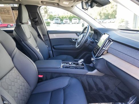 Used 2026 Volvo XC90 B5 Plus w/ Protection Package AWD/4WD image 19
