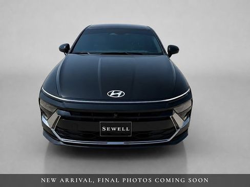 Used 2025 Hyundai Sonata Limited FWD image 2