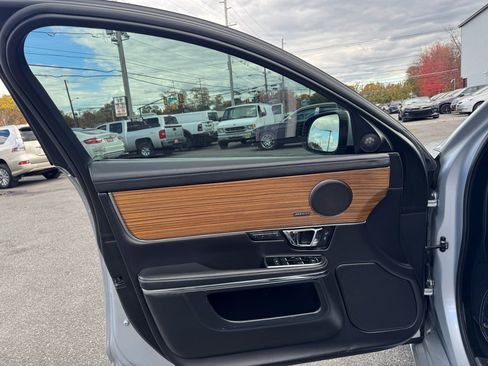 Used 2015 Jaguar XJ L Portfolio image 17