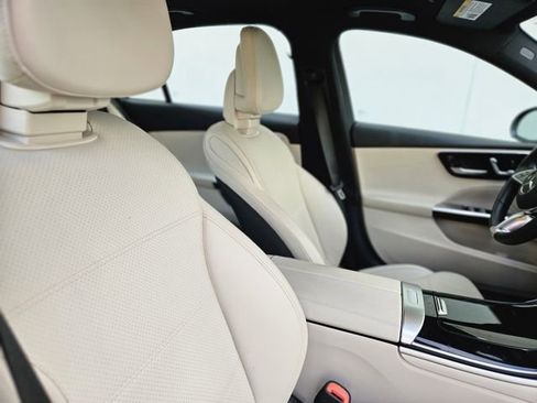 Used 2025 Mercedes-Benz C 300 4MATIC Sedan image 14