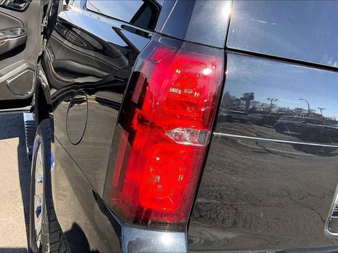Used 2018 Chevrolet Tahoe LT w/ LT Signature Package image 29