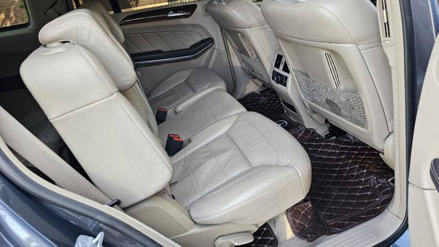 Used 2014 Mercedes-Benz GL 550 4MATIC w/ Driver Assistance Package image 46
