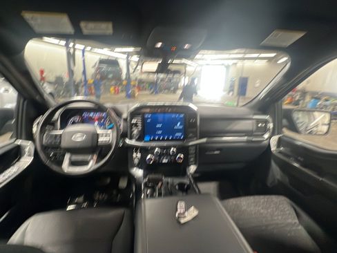 Used 2022 Ford F150 XLT w/ Equipment Group 302A High image 9