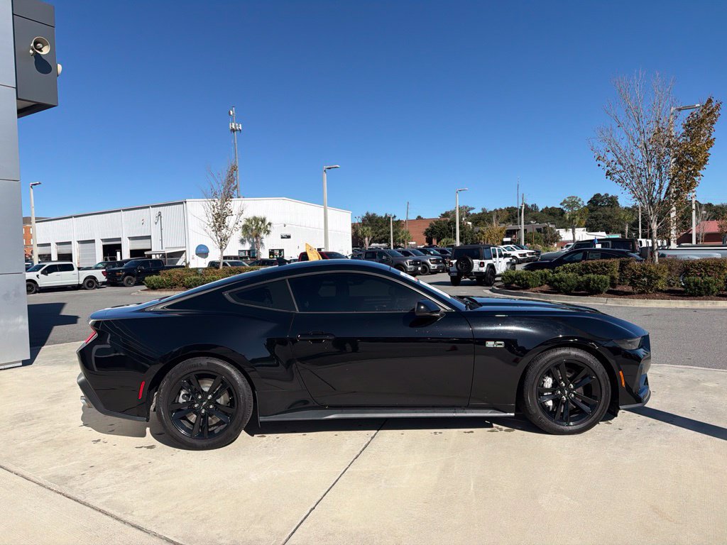 Used 2025 Ford Mustang GT RWD image 10